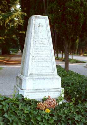 Cippo commemorativo dedicato a Miniatura con il ritratto al generale Nugent, morto a Brescia il 17/4/1849 per la ferita riportata durante i combattimenti delle Dieci Giornate. 