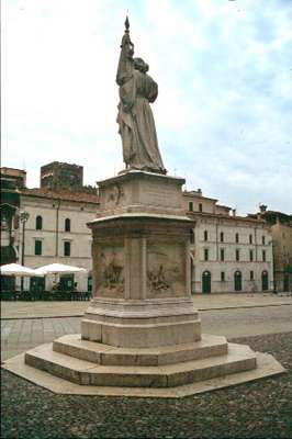 La "Bella Italia" in piazza Loggia.