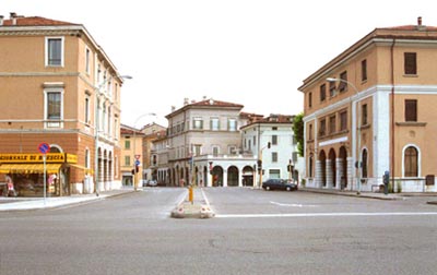 L'attuale Porta Cremona, corrispondente a Porta S. Alessandro.