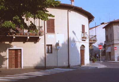 ...S.ta Eufemia, grossa borgata che siede appiè dei colli poco presso di due miglia lungi da Brescia...