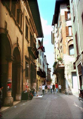 Corso Mameli. Fu una delle vie che le truppe imperiali del terzo corpo d'armata, entrate da Porta San Giovanni, seguirono penetrando in cittcittà.